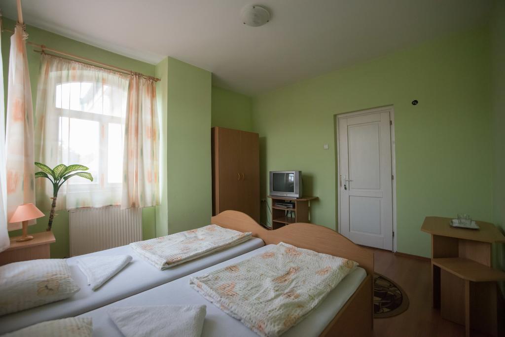 Beluci Panzio Hotel Odorheiu Secuiesc Exterior photo